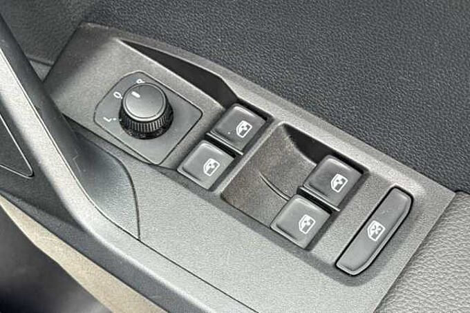SEAT Arona 1.0 TSI SE Technology SUV 5dr Petrol Manual Euro 6 (s/s) (95 ps)